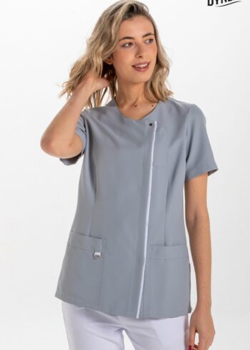 Chaqueta sra.gris tapeta blanca