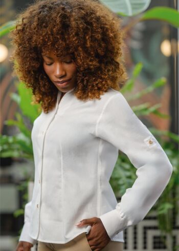 Blusa estilo lino con fuelle en la espalda